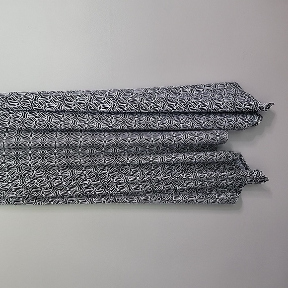 Motherhood Maternity Black White Patterned Dress Size S - Picture 3 of 7